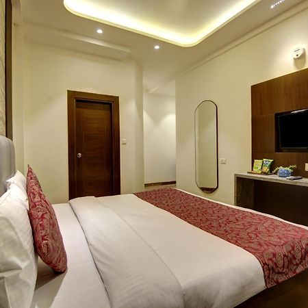 Hotel Kashish Plaza - 5 Mins From Metro Station Delhi Zewnętrze zdjęcie