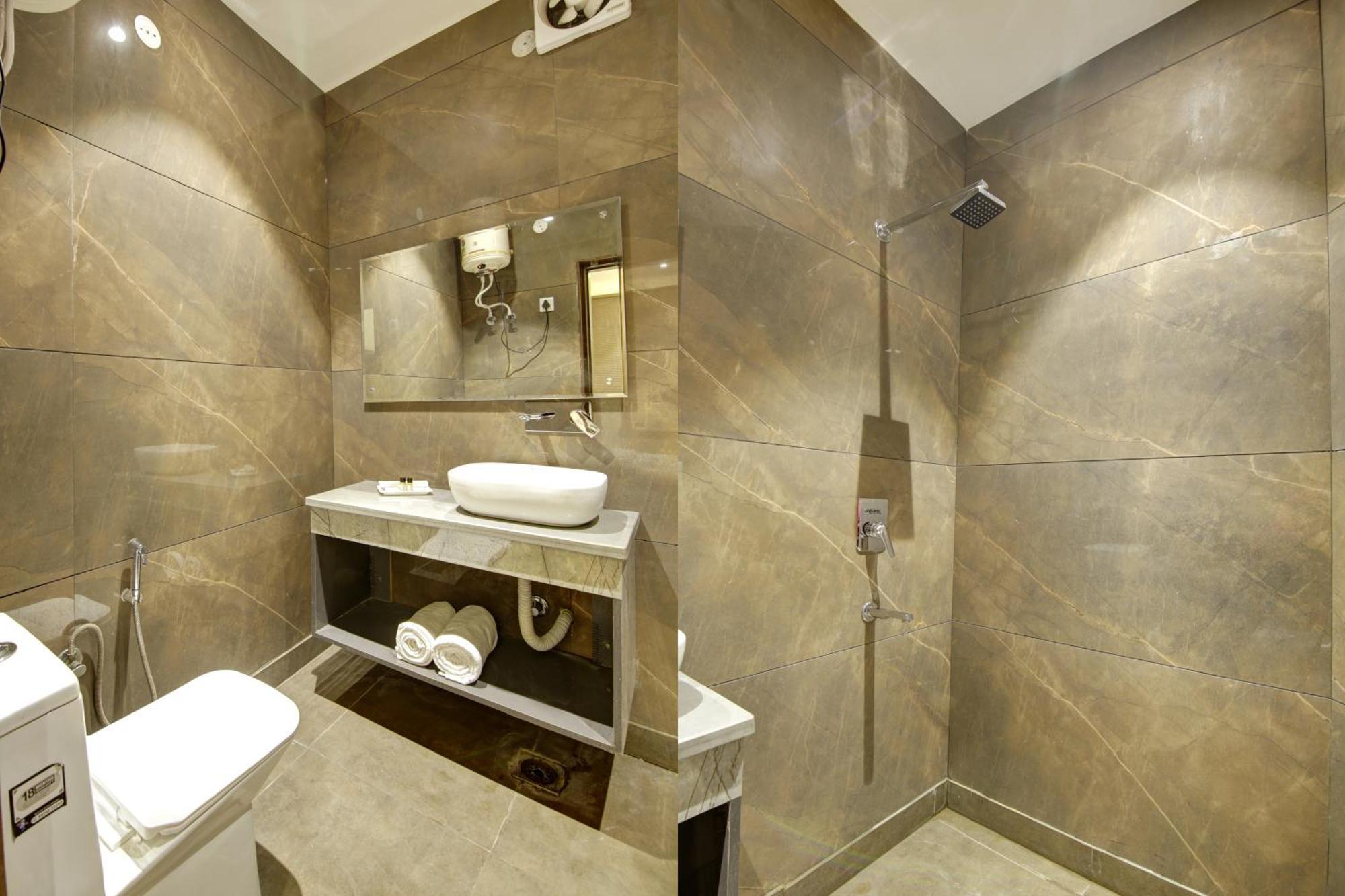 Hotel Kashish Plaza - 5 Mins From Metro Station Delhi Zewnętrze zdjęcie