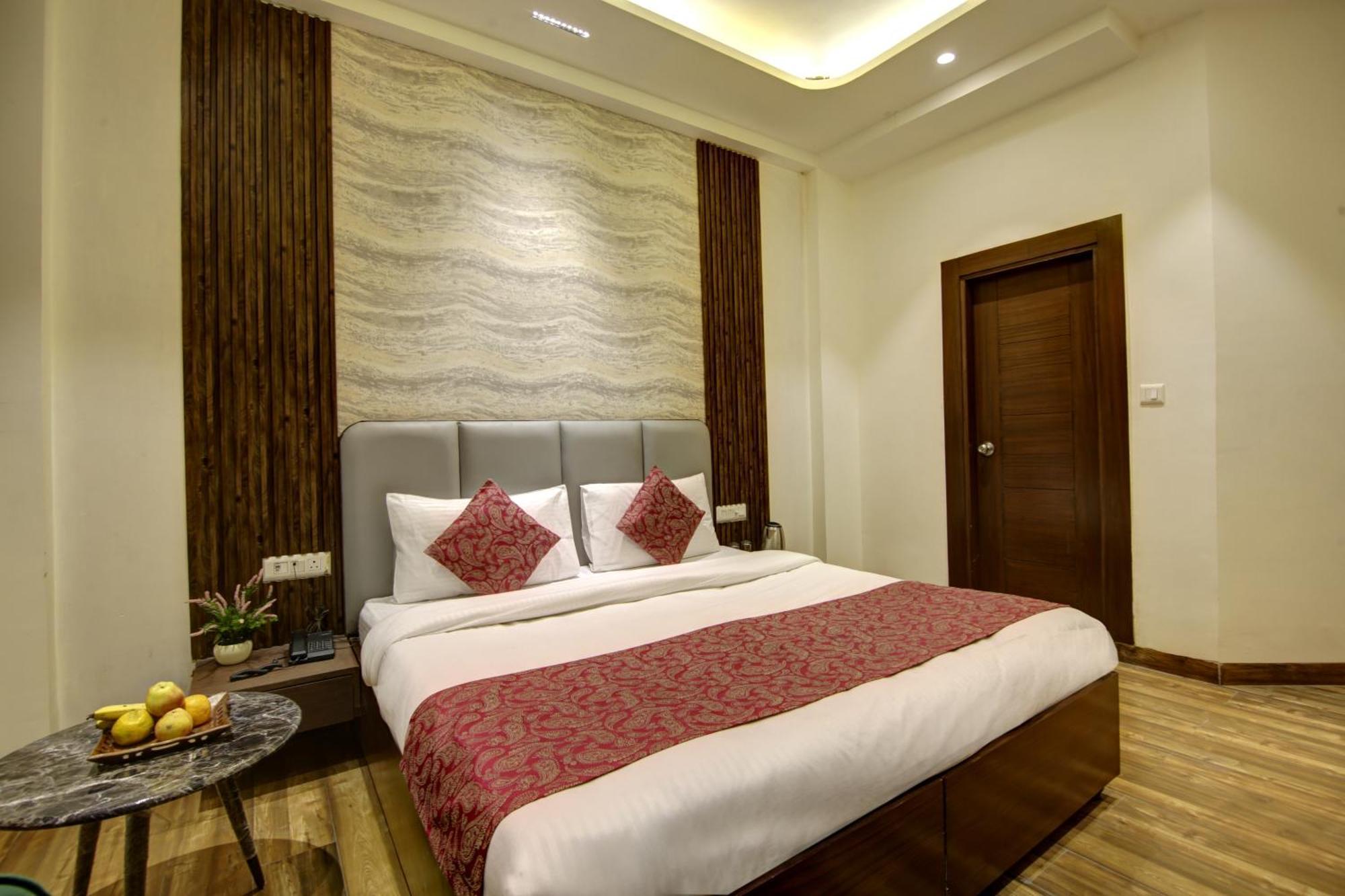 Hotel Kashish Plaza - 5 Mins From Metro Station Delhi Zewnętrze zdjęcie