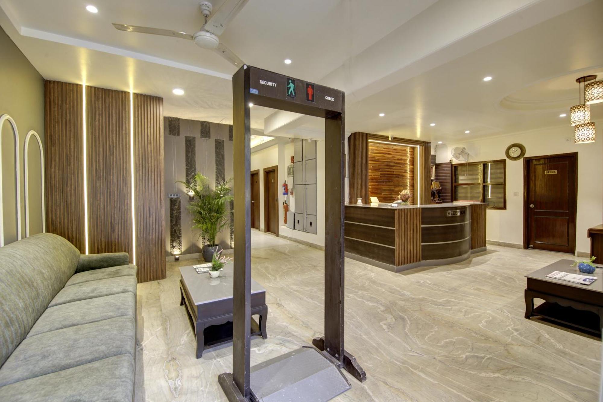 Hotel Kashish Plaza - 5 Mins From Metro Station Delhi Zewnętrze zdjęcie