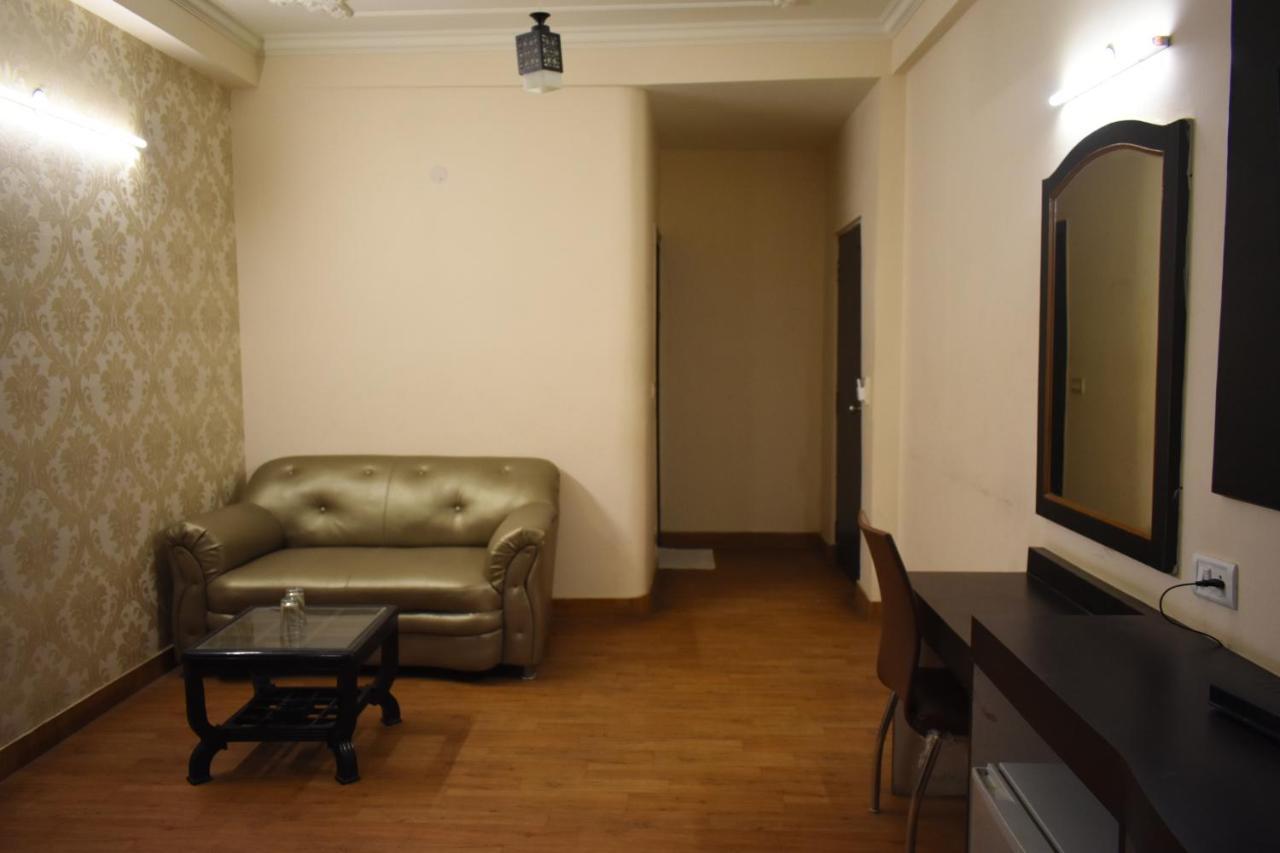 Hotel Kashish Plaza - 5 Mins From Metro Station Delhi Zewnętrze zdjęcie